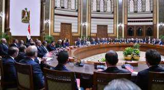 الرئيس السيسي يجتمع مع الدكتور مصطفى مدبولي والوزراء والمحافظين عقب أدائهم اليمين الدستورية