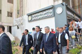 وزير التموين يتفقد الأنشطة التموينية برفقه محافظ الاسكندرية