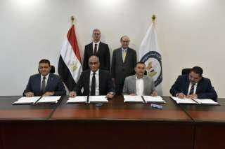 كريم بدوى والفريق مهاب مميش يشهدان  توقيع اتفاقية المساهمين لتأسيس شركة الأسكندرية لسلاسل الإمداد