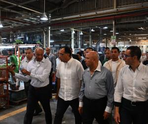 رئيس الوزراء يزور مصانع الشركة المصرية الألمانية لصناعة البورسلين بالمنطقة الحرة الخاصة